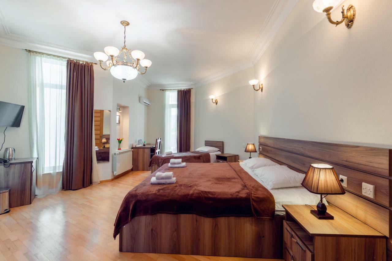 Villa Tiflisi Buitenkant foto