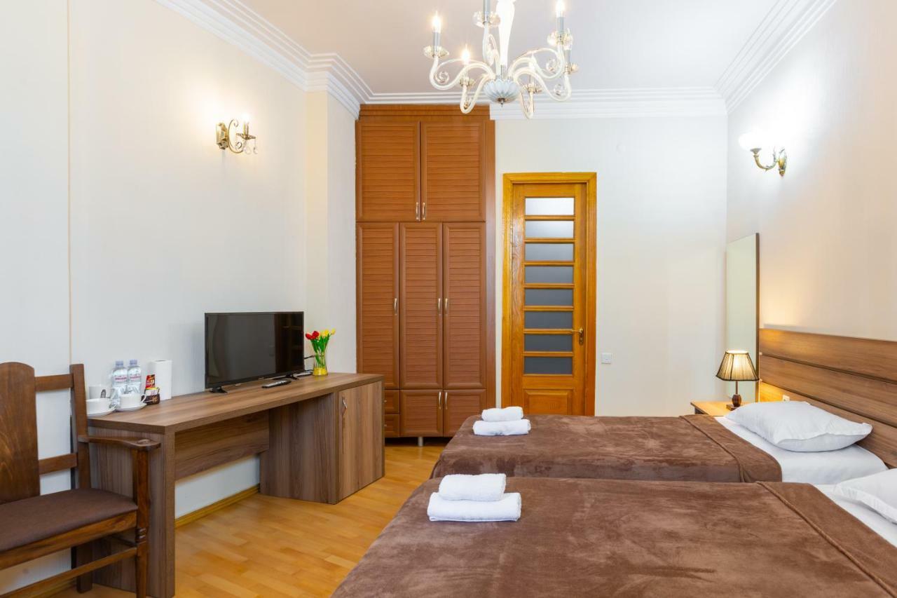 Villa Tiflisi Buitenkant foto