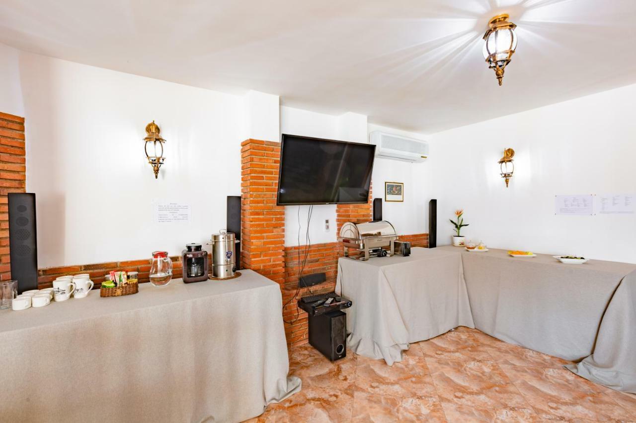 Villa Tiflisi Buitenkant foto
