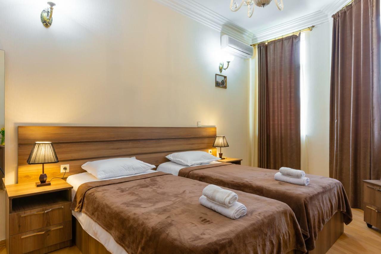 Villa Tiflisi Buitenkant foto